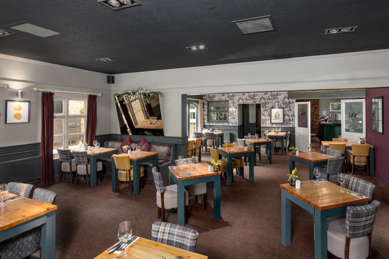 The World'S End - Northampton Hotel Ecton Exterior photo