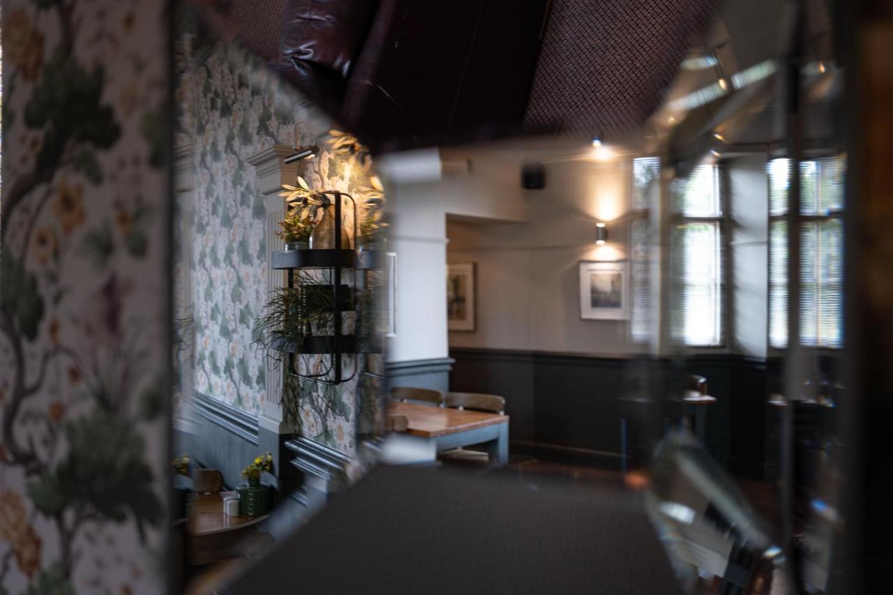 The World'S End - Northampton Hotel Ecton Exterior photo